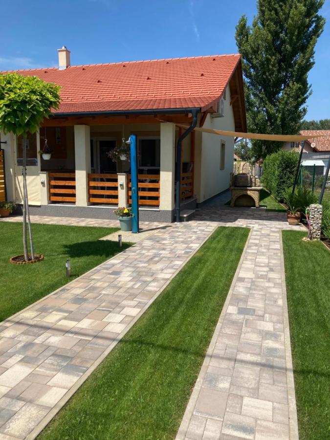 Balati Vendeghaz Apartment Balatonmariafurdo Exterior photo